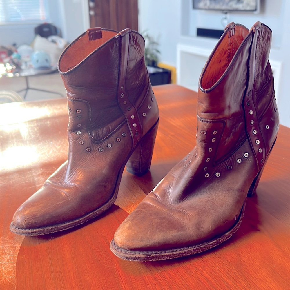 Size 7M Frye booties. These are were well loved and are in good condition.